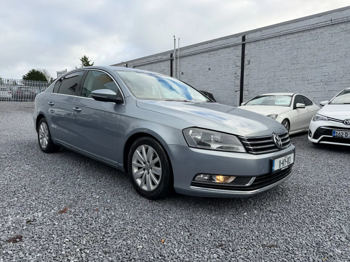 2011 Volkswagen Passat 1.6 TDI Comfortline BMT 105 - Image 1