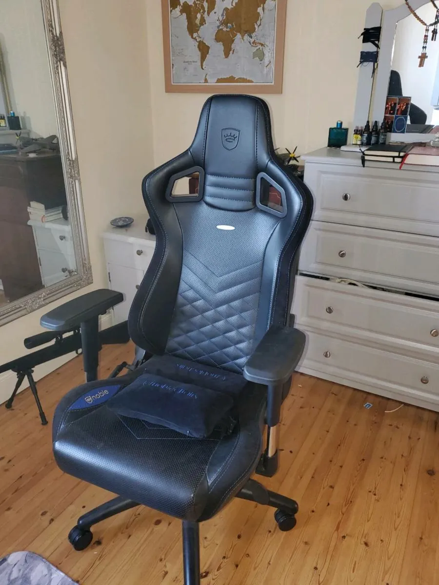 Noble gaming chair