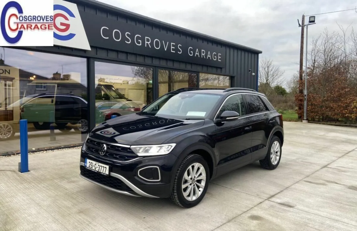 Volkswagen T-Roc 2025 - Image 1
