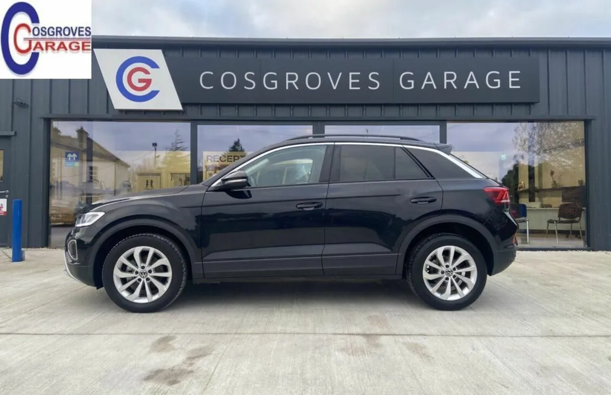 Volkswagen T-Roc 2025 - Image 2