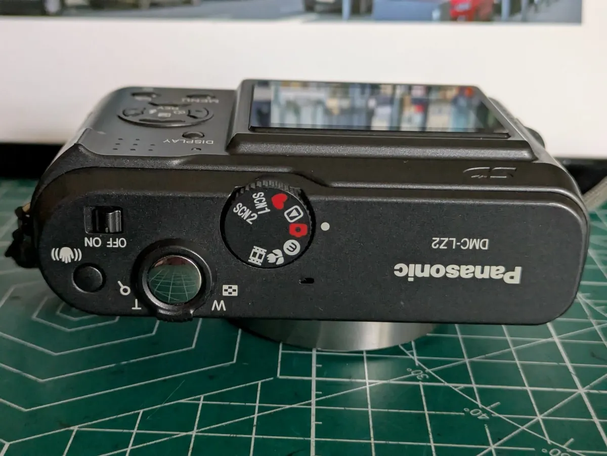 Panasonic Lumix LZ2 5MP CCD🌈 sensor digicam - Image 2