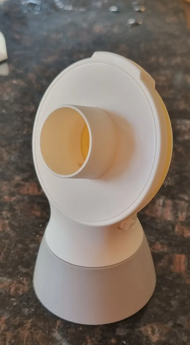 Medela Solo Breast Pump - Image 4