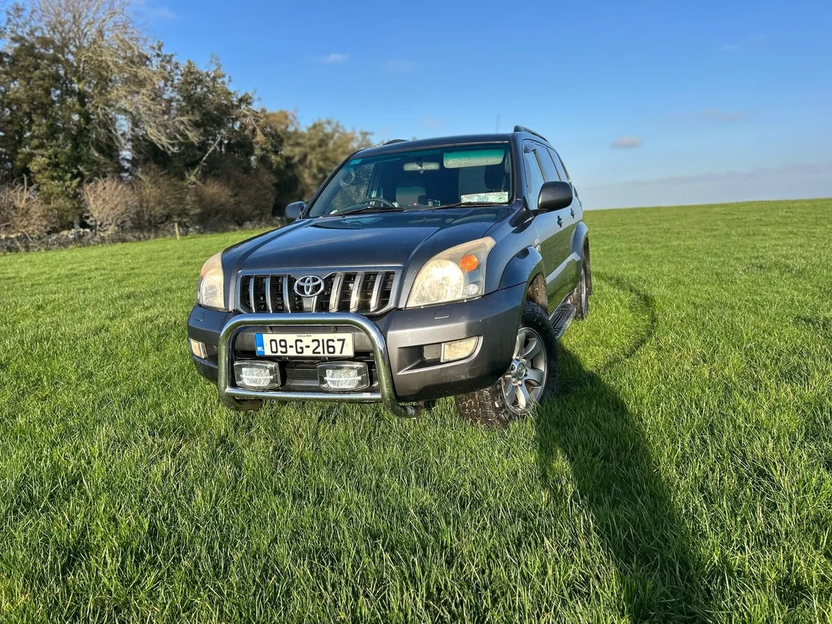 09 Toyota Landcruiser - Image 1