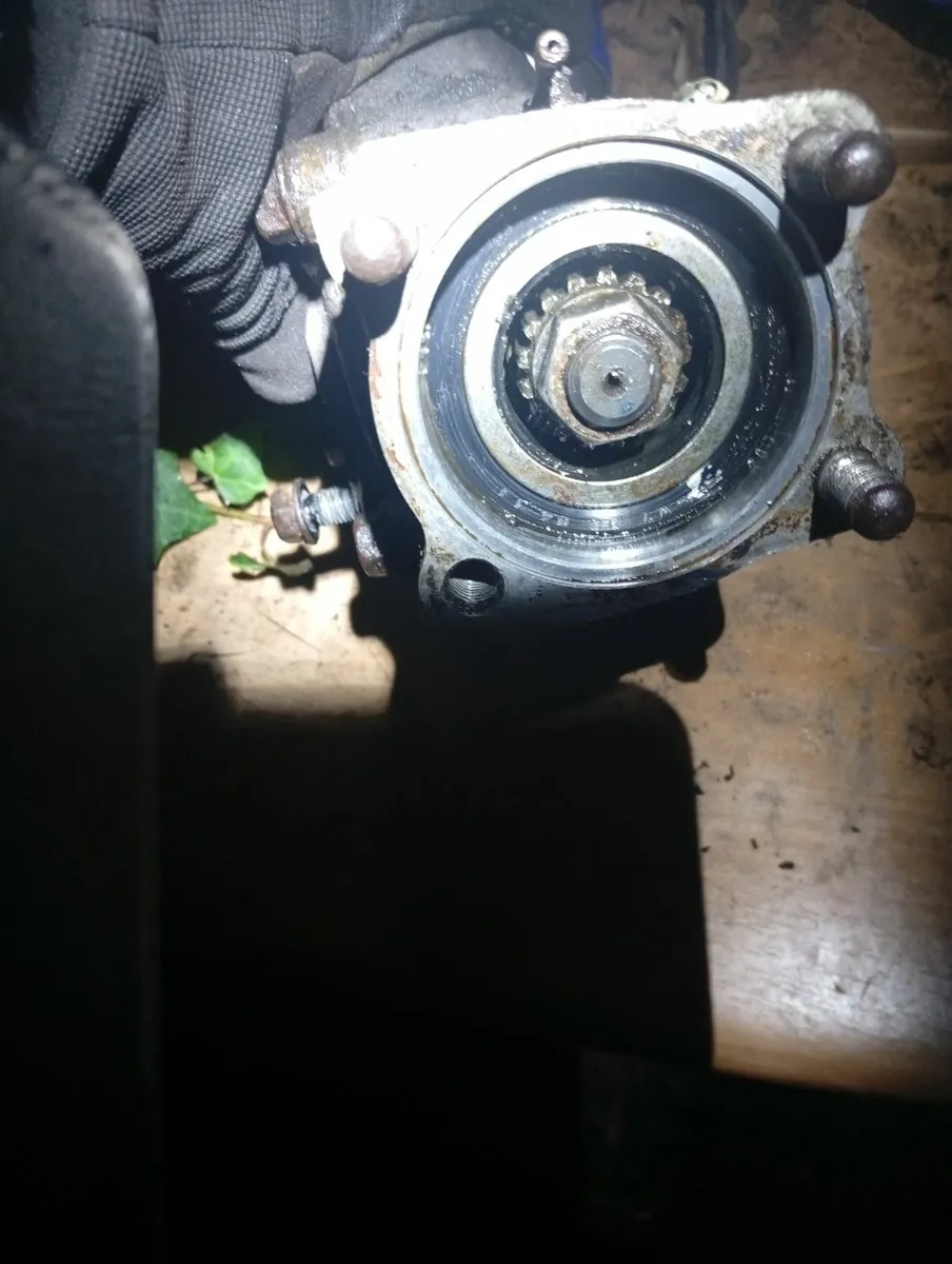 Honda bigred300 parts - Image 4