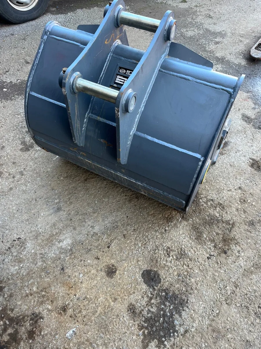 3FT Strickland Bucket - Image 4