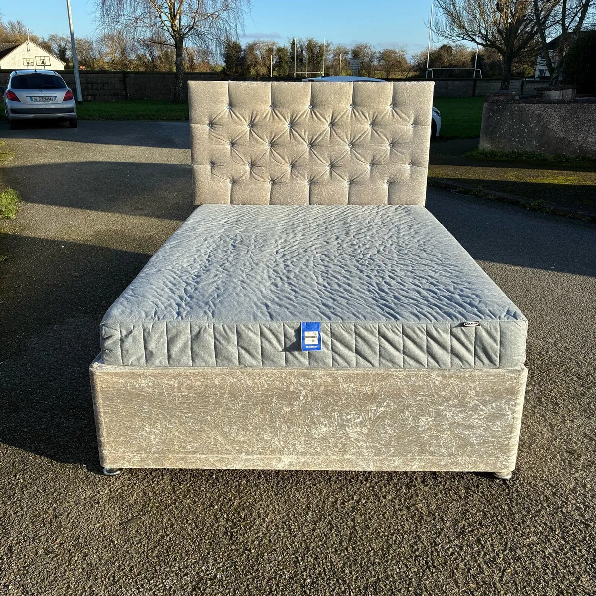 Silver crushed velvet Double bed - Image 1