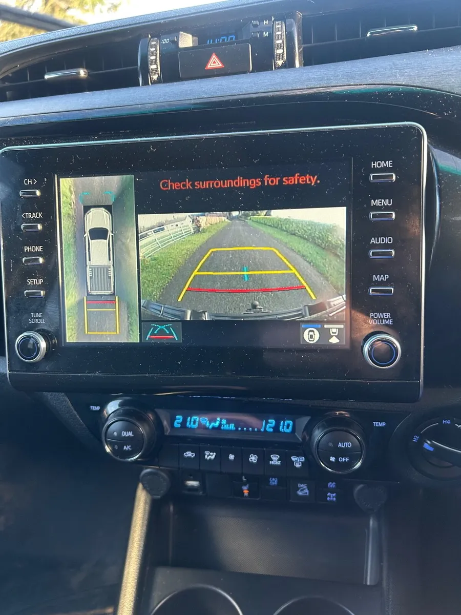 Toyota Hilux 2018 - Image 4