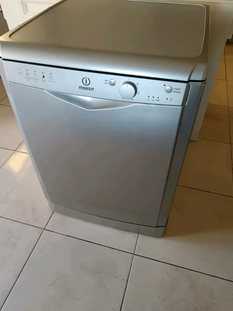 Indesit dishwasher - Image 3