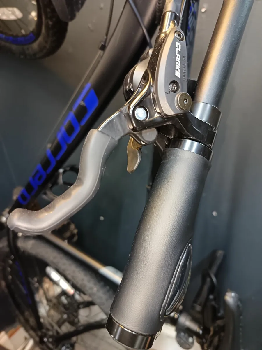 Mountain bike size 22 - Image 2