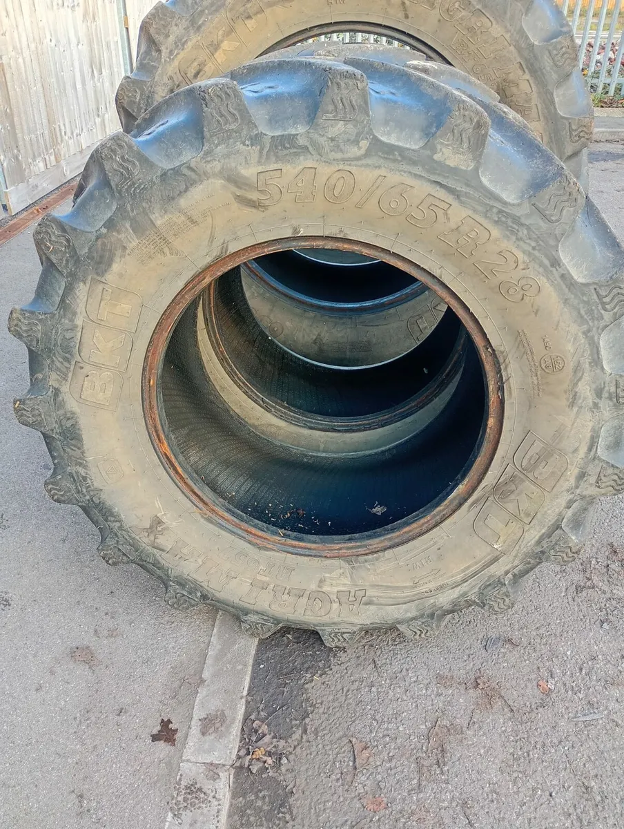 Full set bkt 40%  650 65 38 & 540 65 28 - Image 2