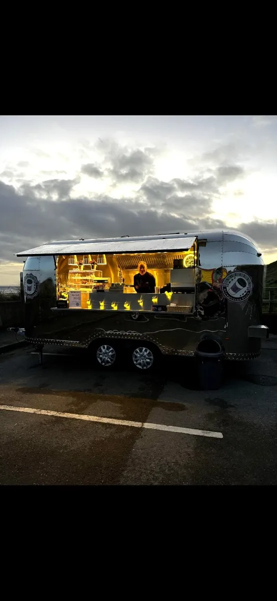 Airstream catering trailer - Image 3