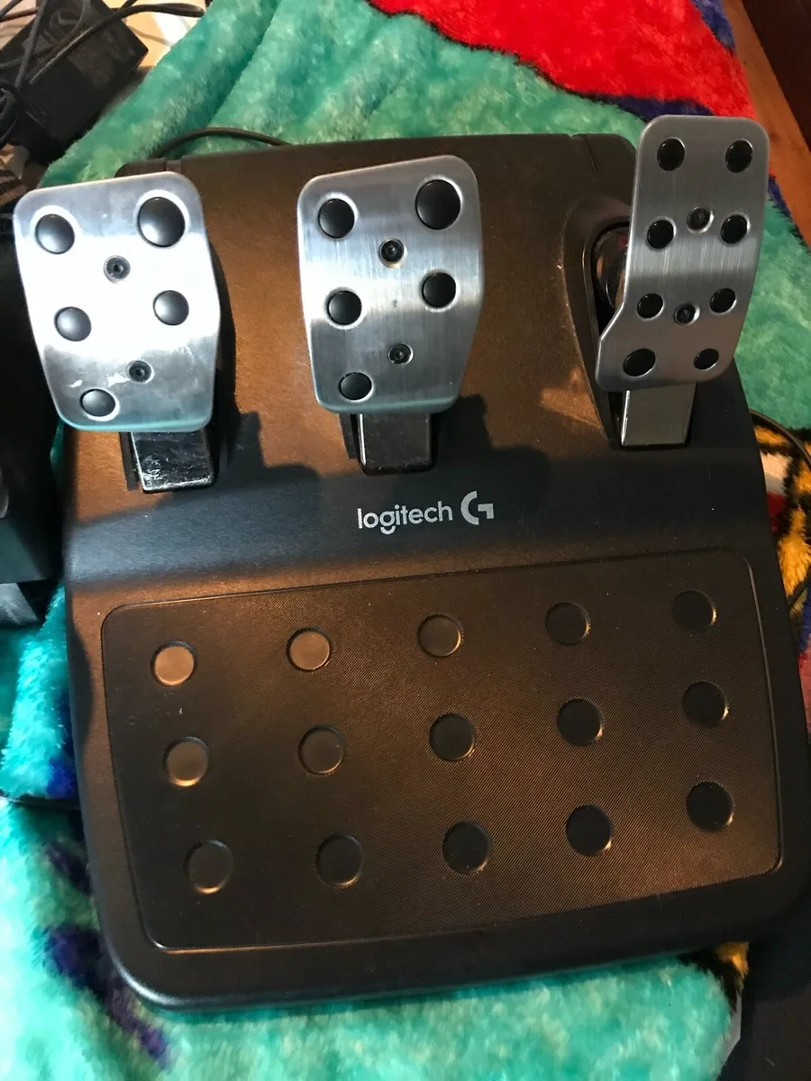 PS5 wheel/ pedals/ gear stick for sale - Image 2