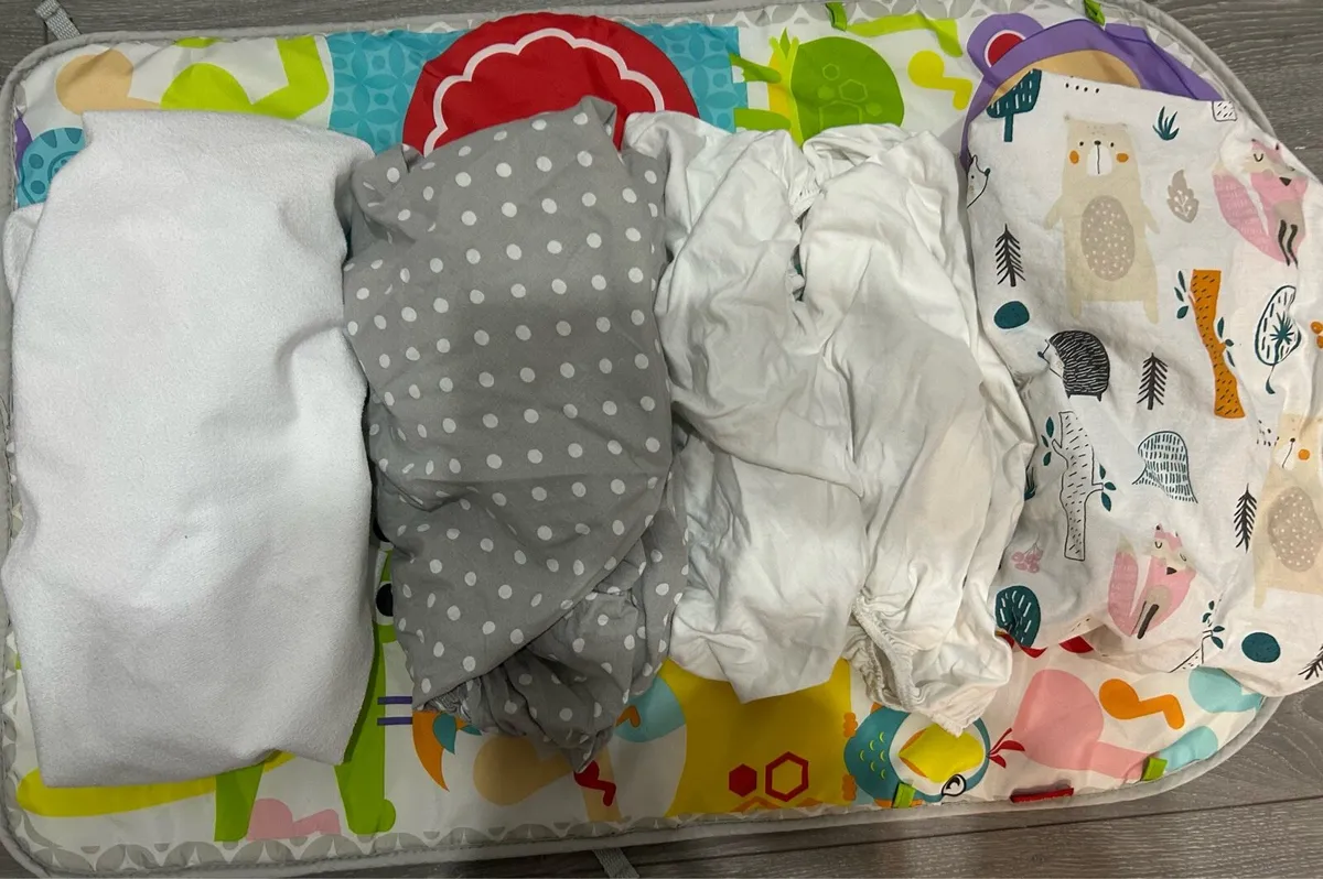 fitted sheets for crib - Image 1