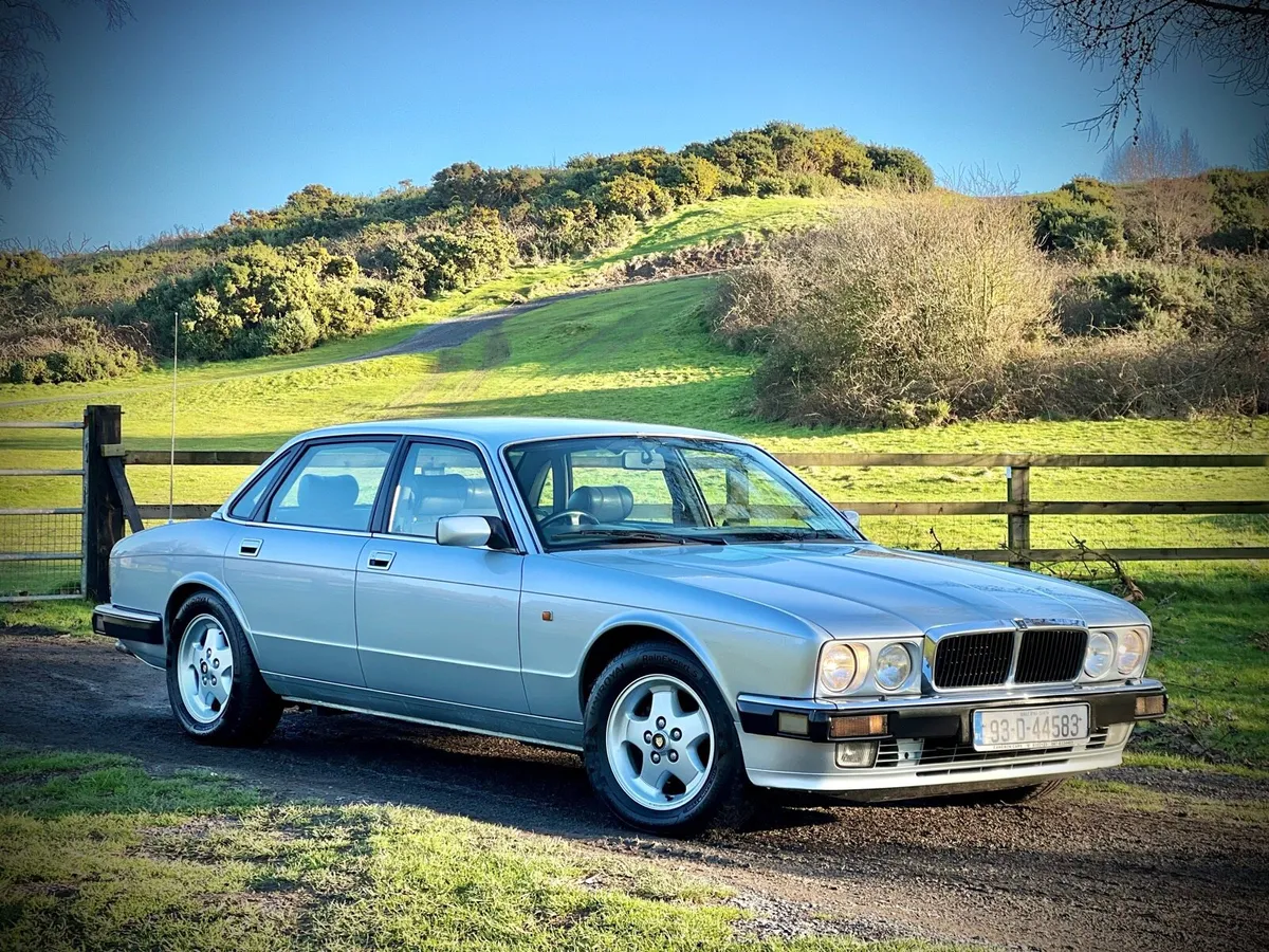 Jaguar XJ 1993 NCT 27 TAX 26 - Image 1