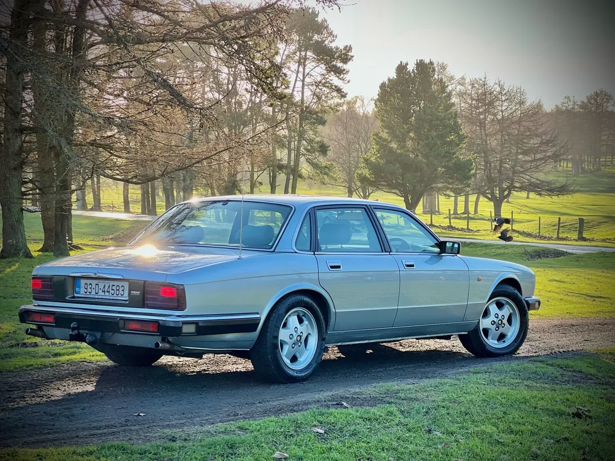 Jaguar XJ 1993 NCT 27 TAX 26 - Image 4