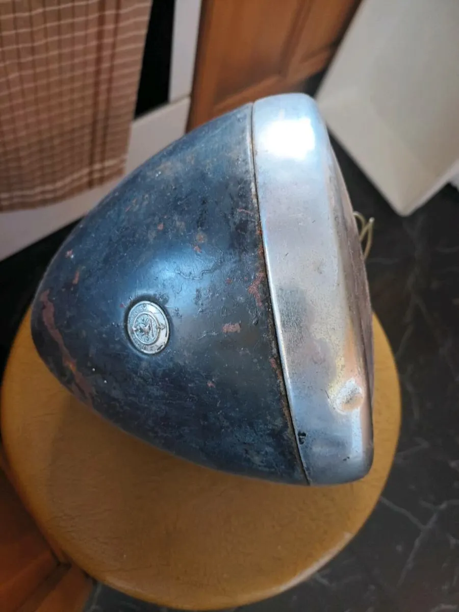 Vintage Car Headlamp - Image 1
