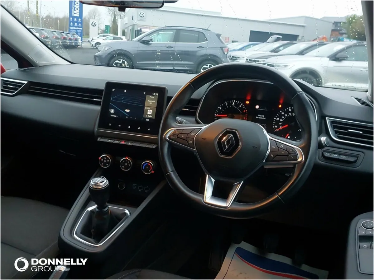 Renault Clio Hatchback Iconic - Image 4