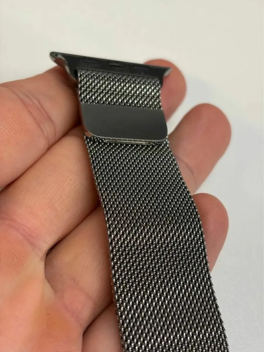 Apple Watch Series 10 Titanium 46mm GPS + Cellular - Image 2