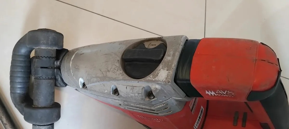 Milwaukee K500S Sds Max Breaker 110v - Image 4