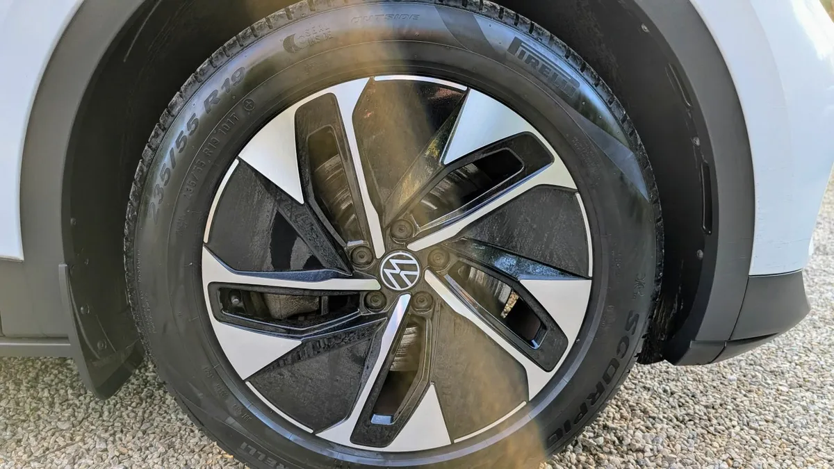 Volkswagen ID.4 Tech 77Kw Very High Spec Low Miles - Image 3