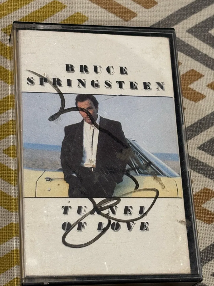 Bruce Springsteen cassette signed - Image 1