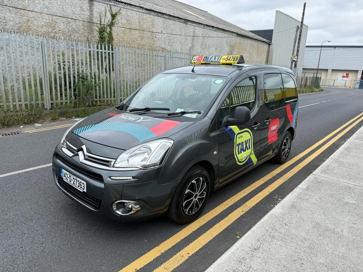 Taxi Rent Wheelchair Peugeot Partner Automatic - Image 4