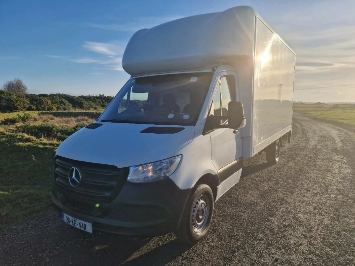 2021 Mercedes-Benz Sprinter Luton Box tail lift - Image 1