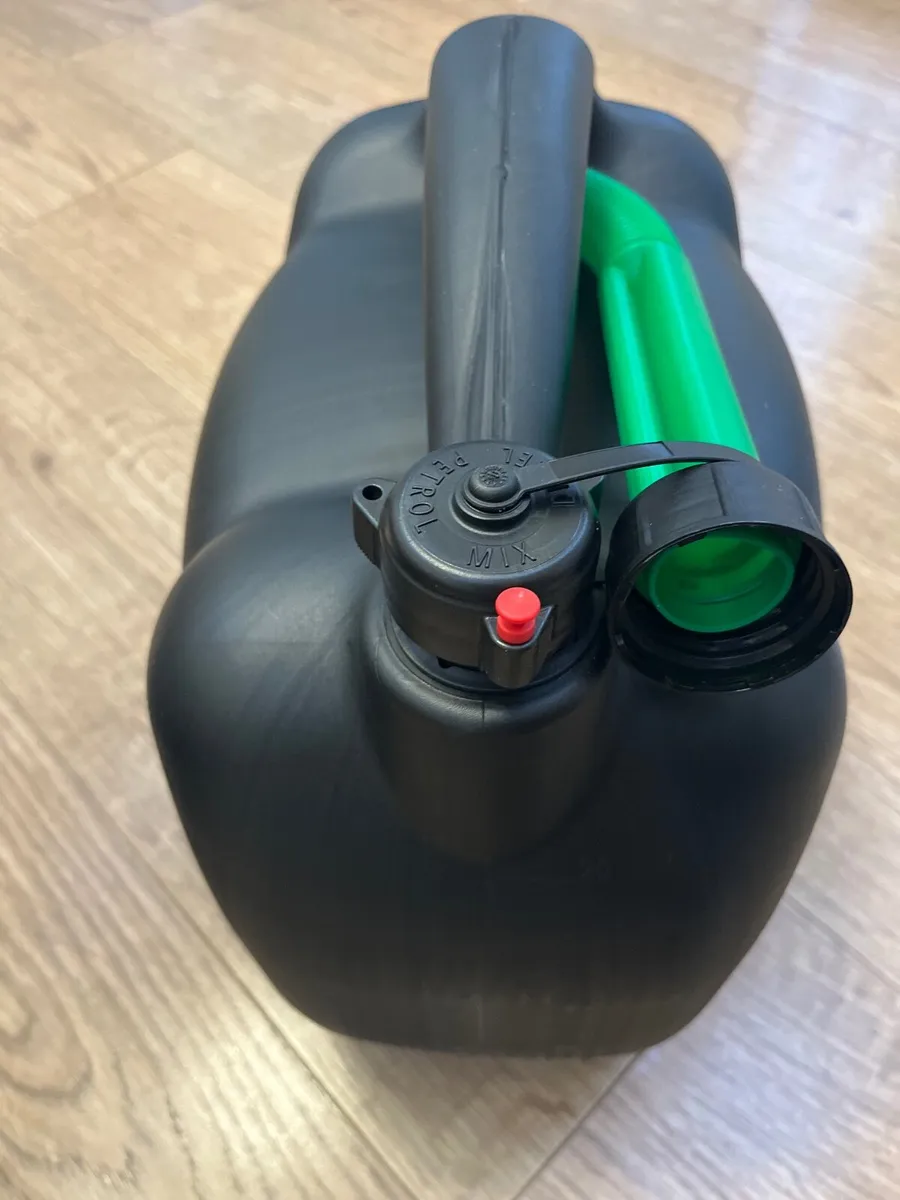 Petrol can - Image 4