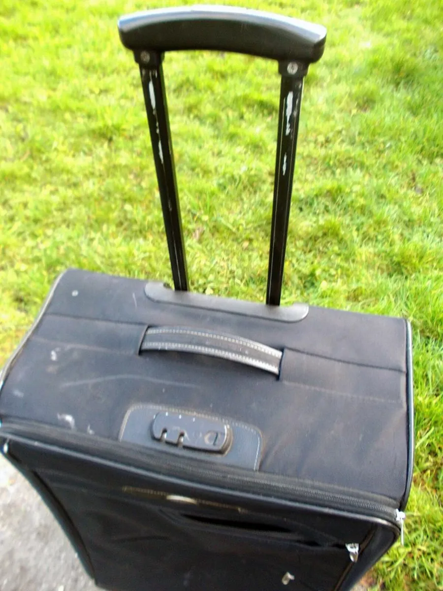 Black Samsonite Large Suitcase - Image 4