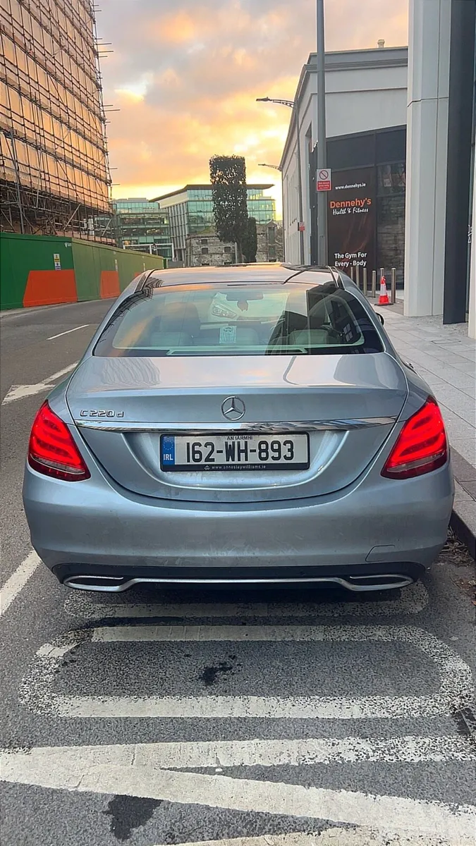 Mercedes c class 220d - Image 2