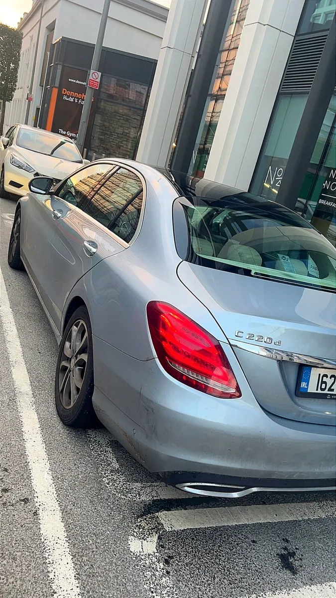 Mercedes c class 220d - Image 3