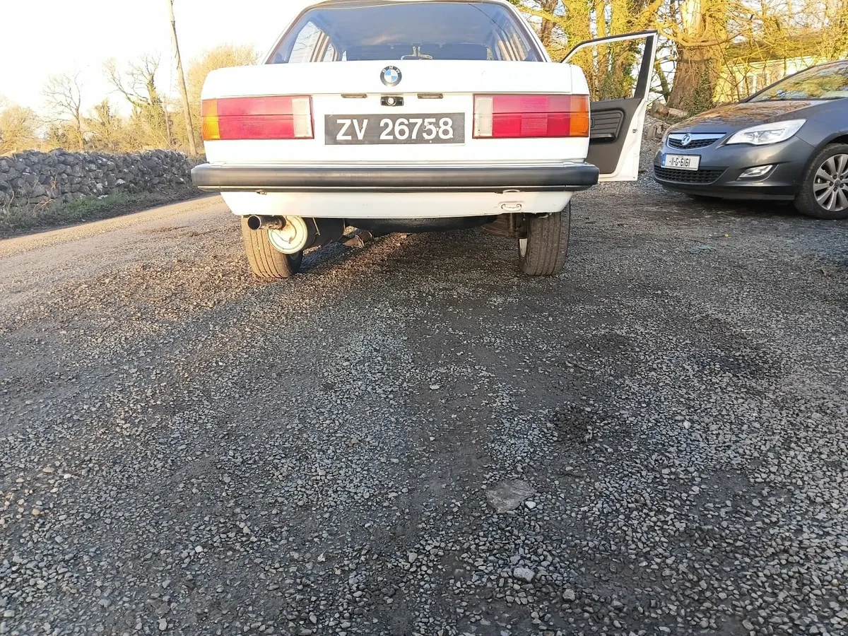BMW E30  318I 1984 - Image 3