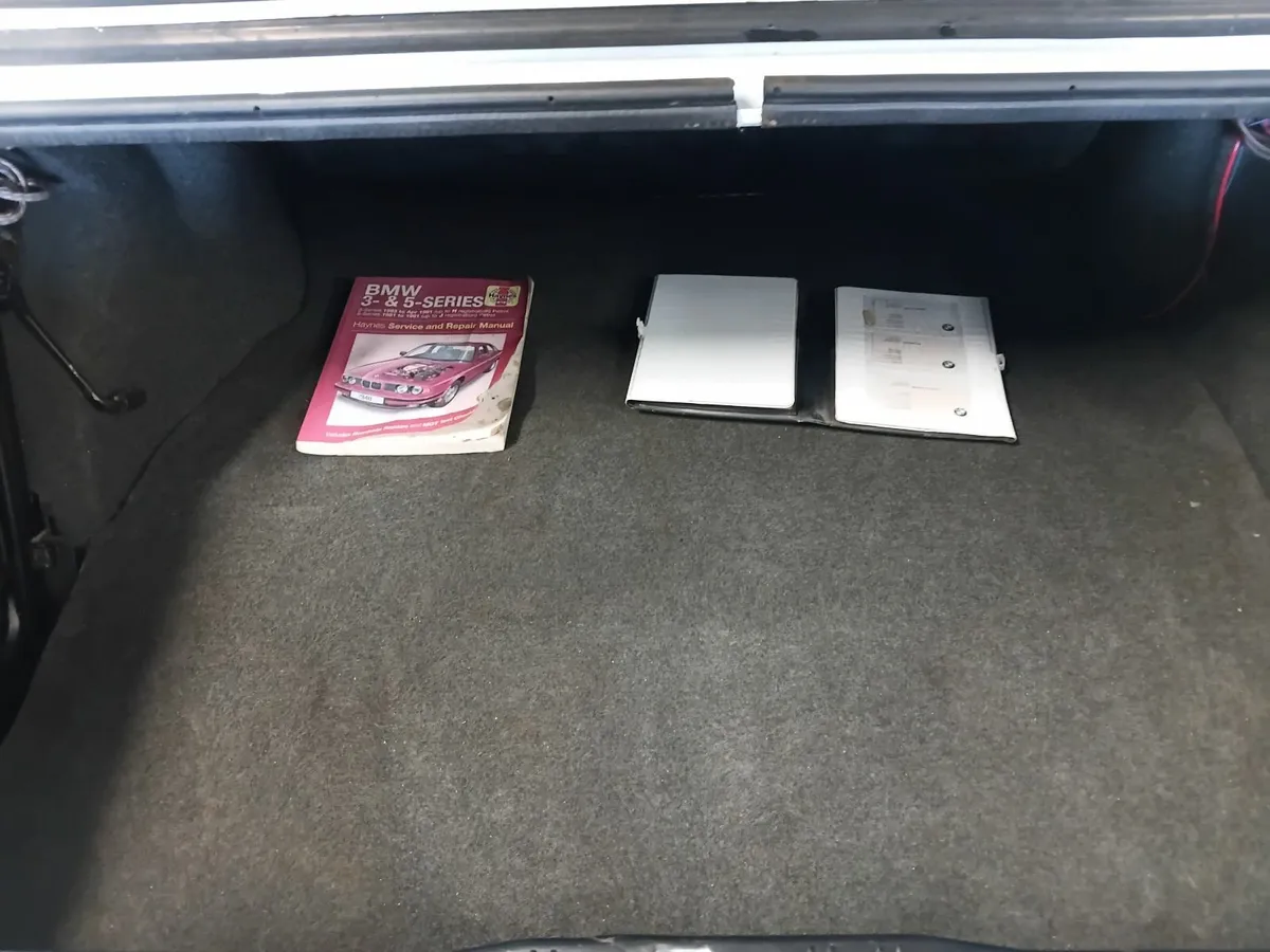 BMW E30  318I 1984 - Image 4