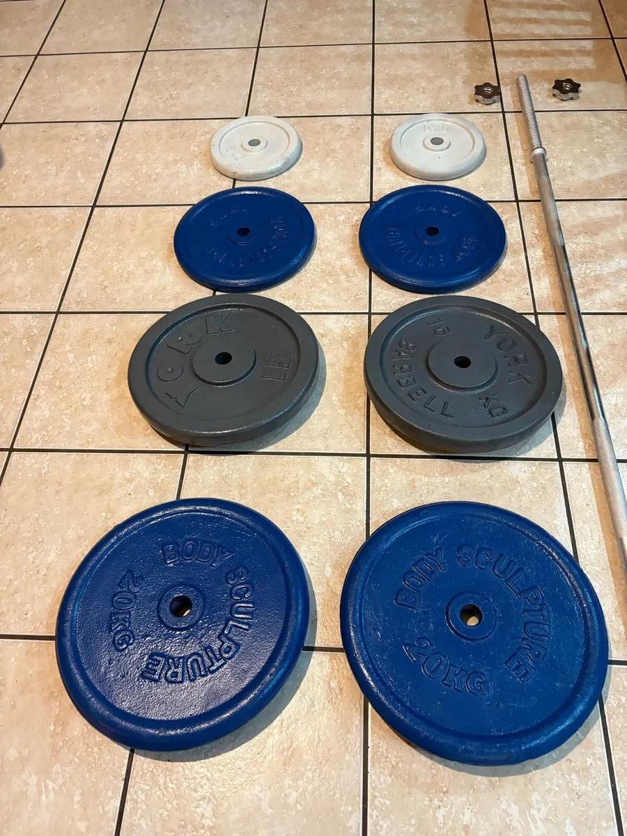 GYM 100KG OF METAL WEIGHTS + SOLID STEEL BARBELL!! - Image 2