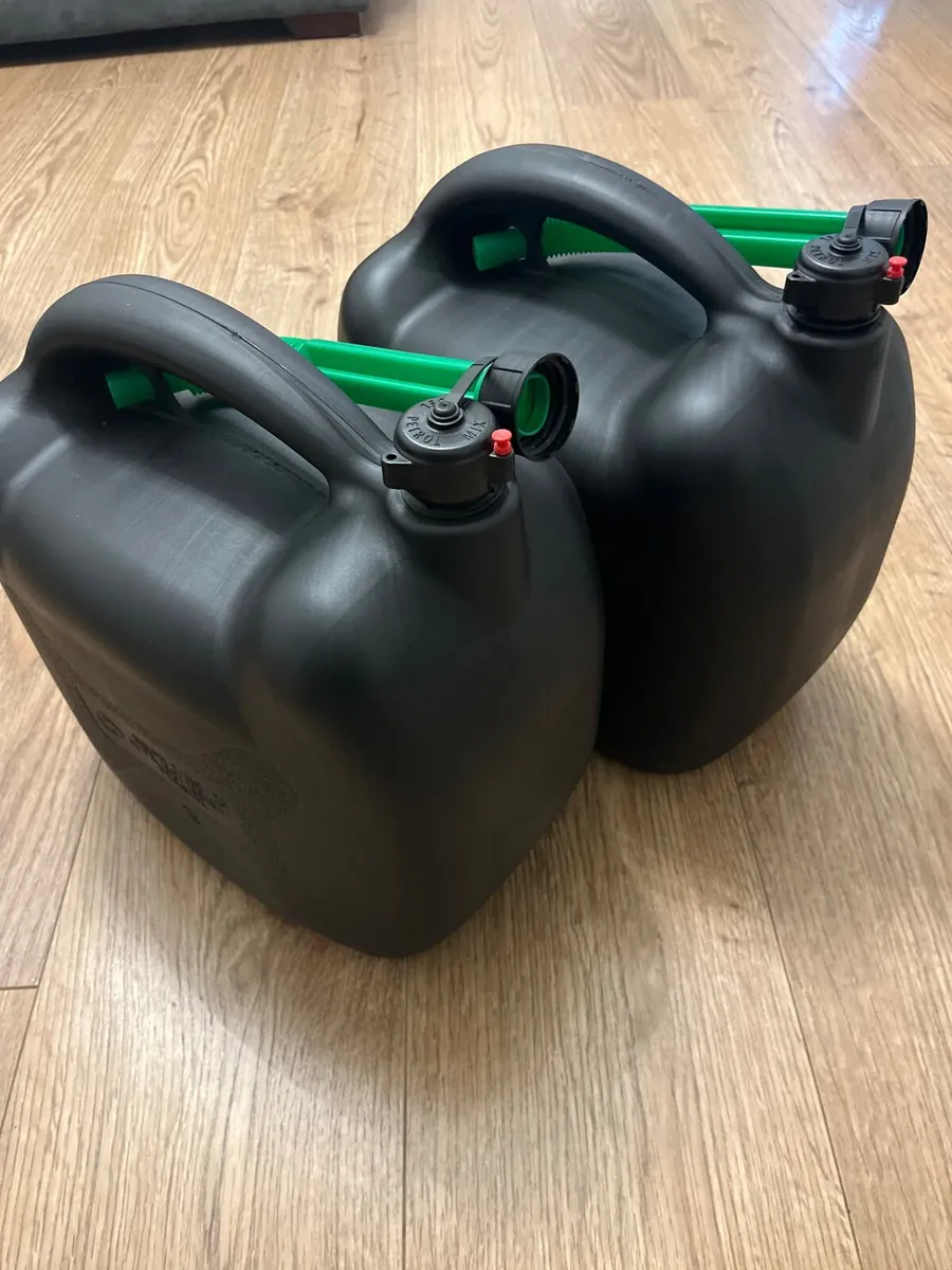 Petrol can - Image 1