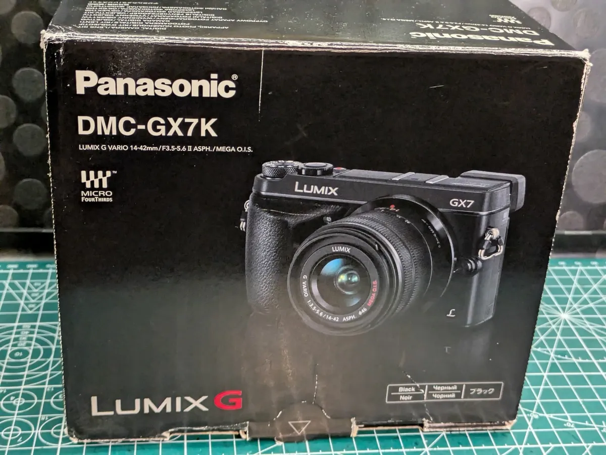 Lumix GX7 kit, as new, boxed - Image 3