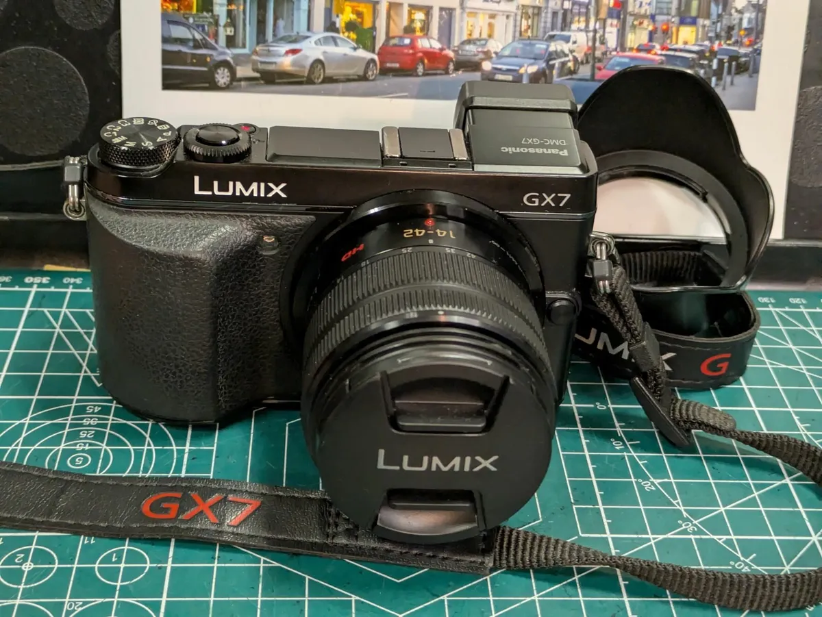 Lumix GX7 kit, as new, boxed - Image 4
