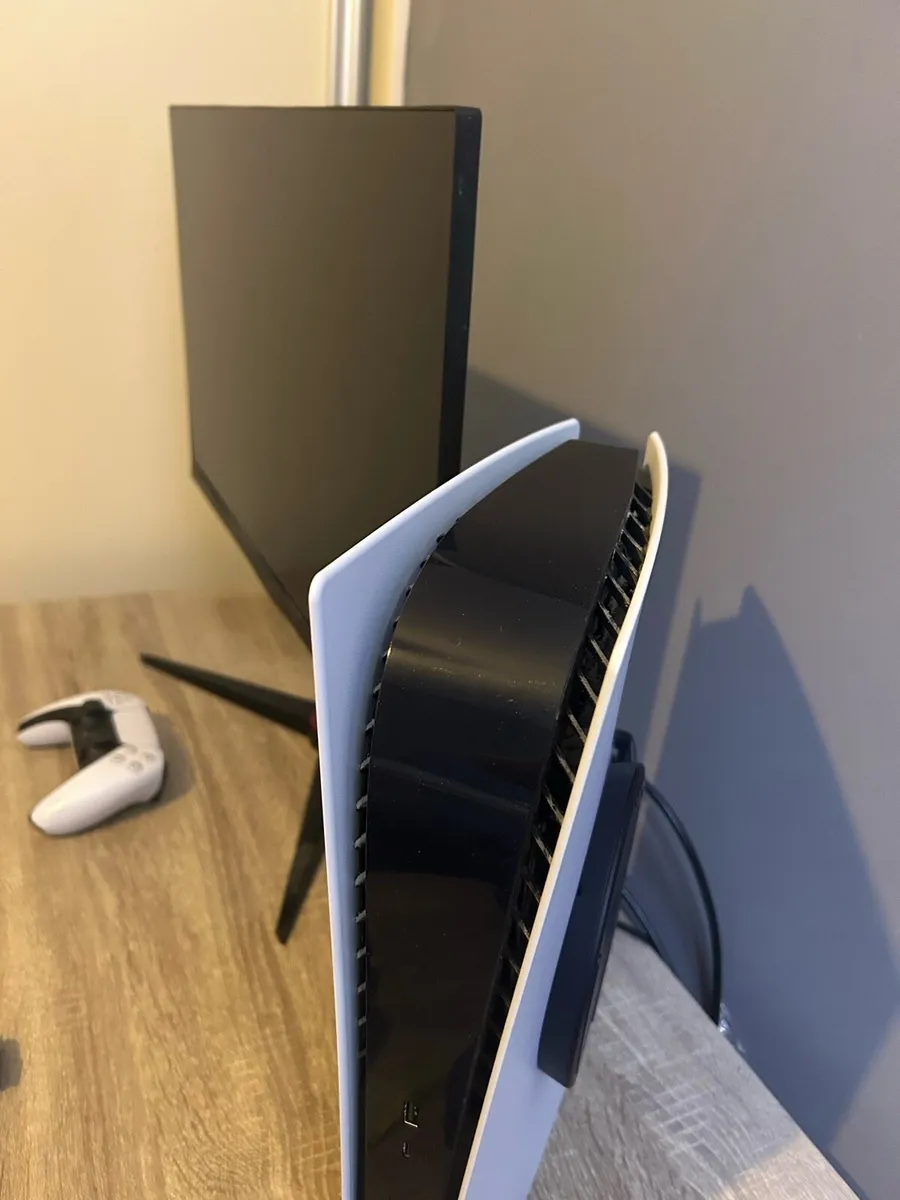 PlayStation 5 and AOC gaming monitor - Image 1