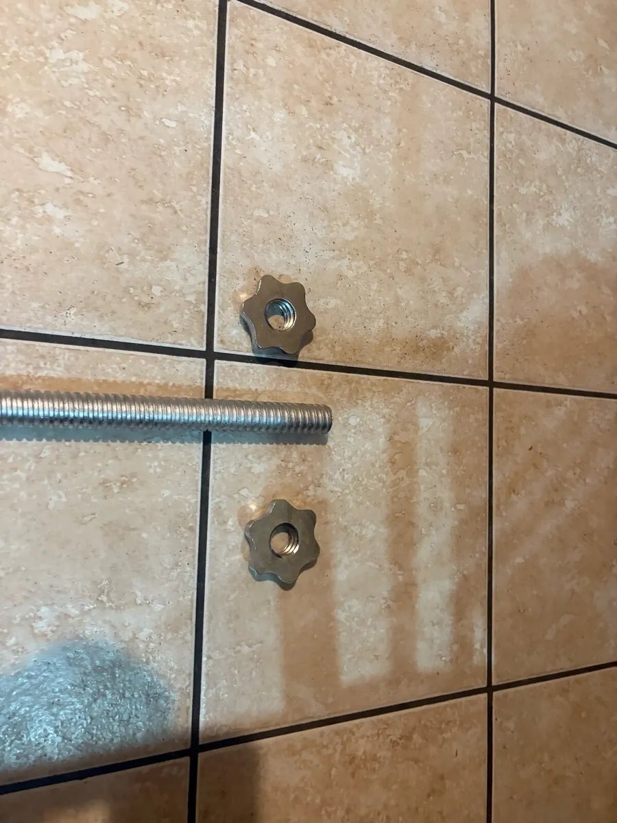 GYM METAL WEIGHTS AND BARBELL = 106KG TOTAL!! - Image 3