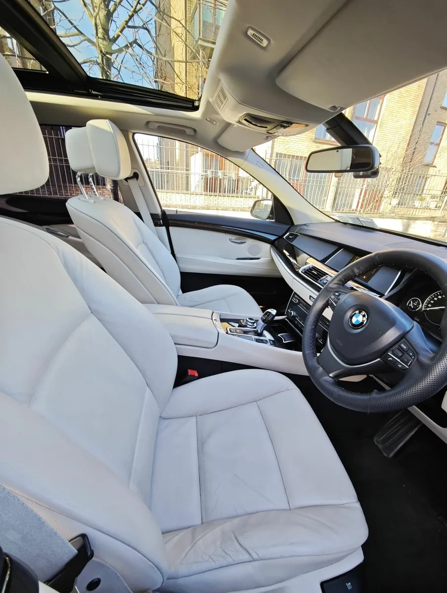 BMW 5-Series 2013 GT - Image 2