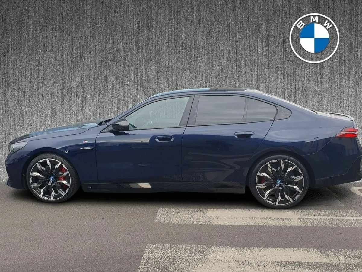 BMW i5 M60 Saloon - Image 4