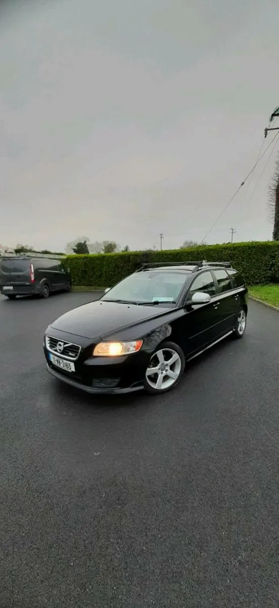 2011 volvo v50 1.6d r.design - Image 1