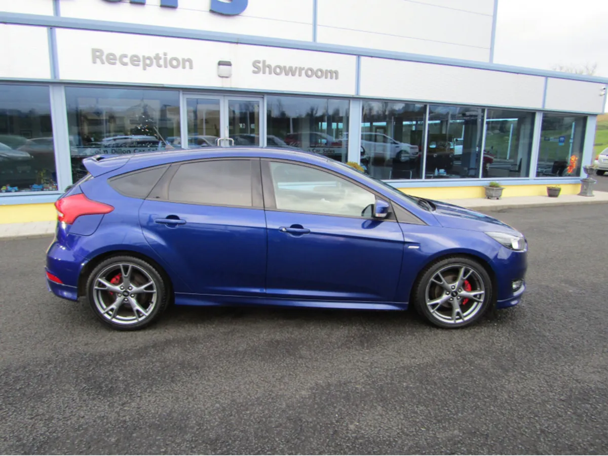 Ford Focus 1.5 TDCI ST-LINE X 120PS 5DR - Image 3