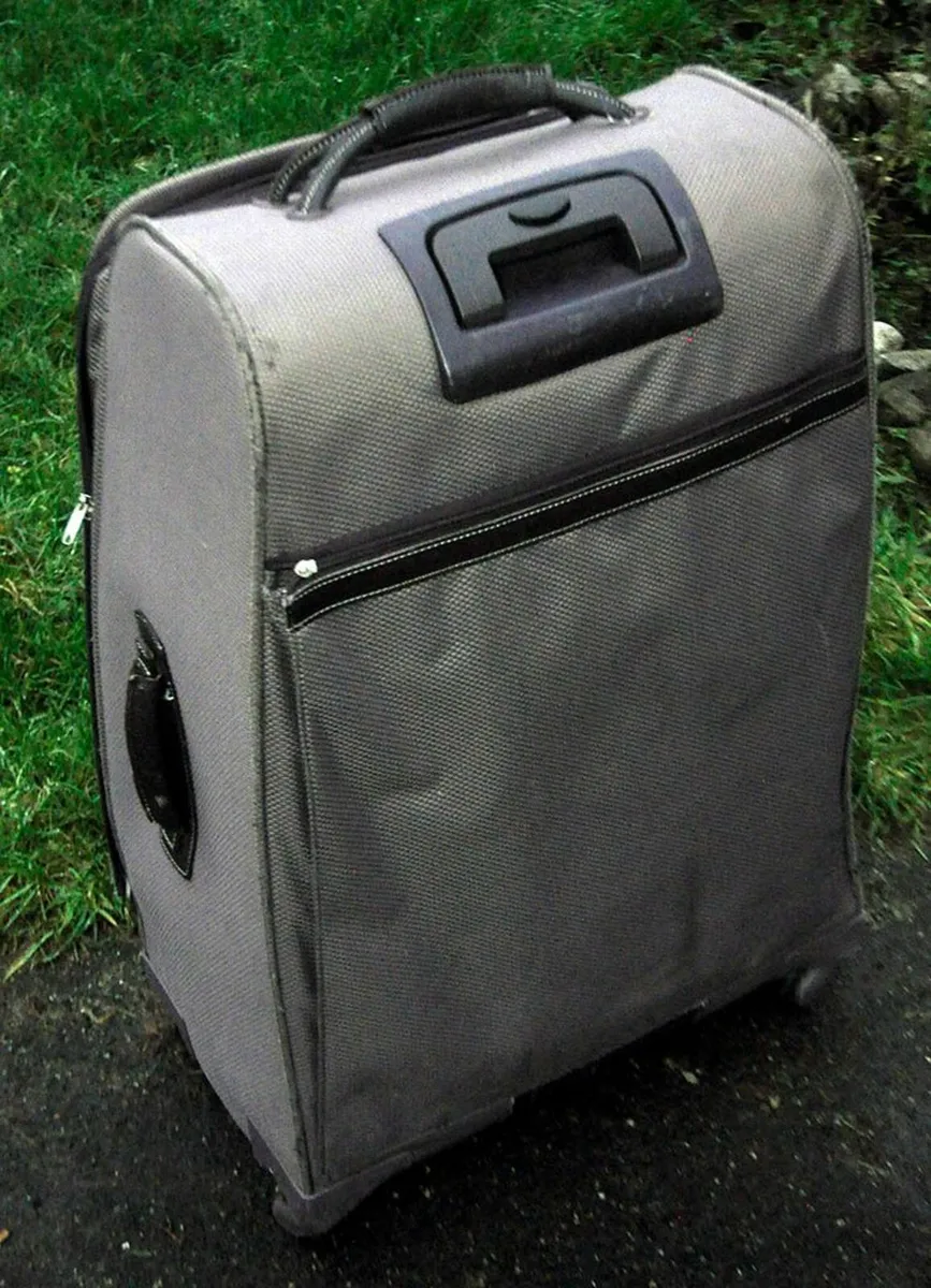 Grey Samsonite Large Suitcase - Image 3