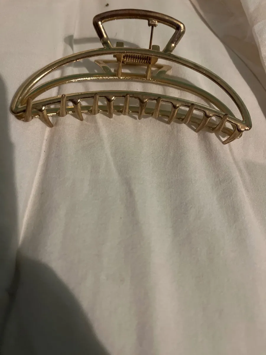 Gold hair clip - Image 2