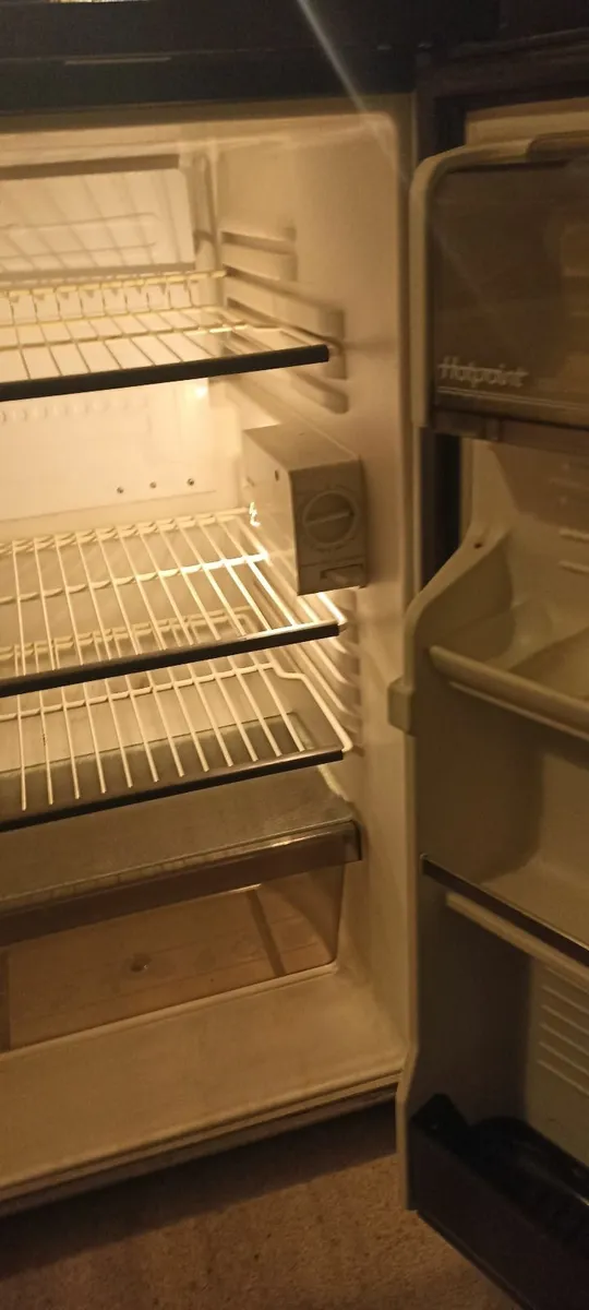 Fridge (Hotpoint) - Image 2