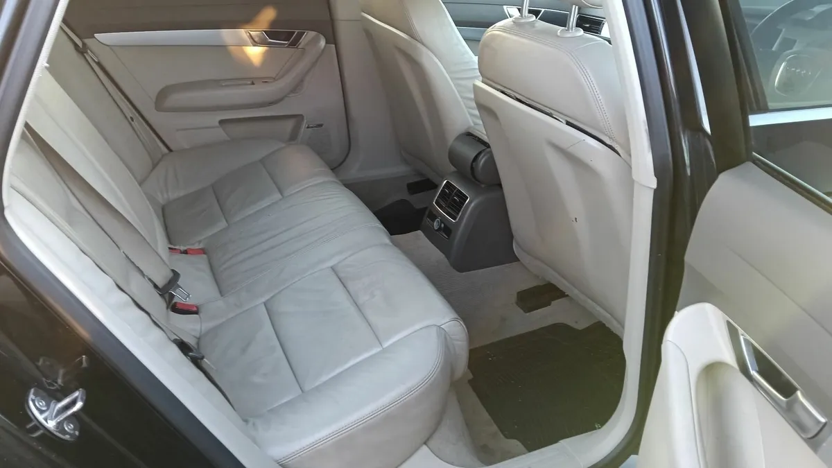 Audi A6 2010 - Image 2