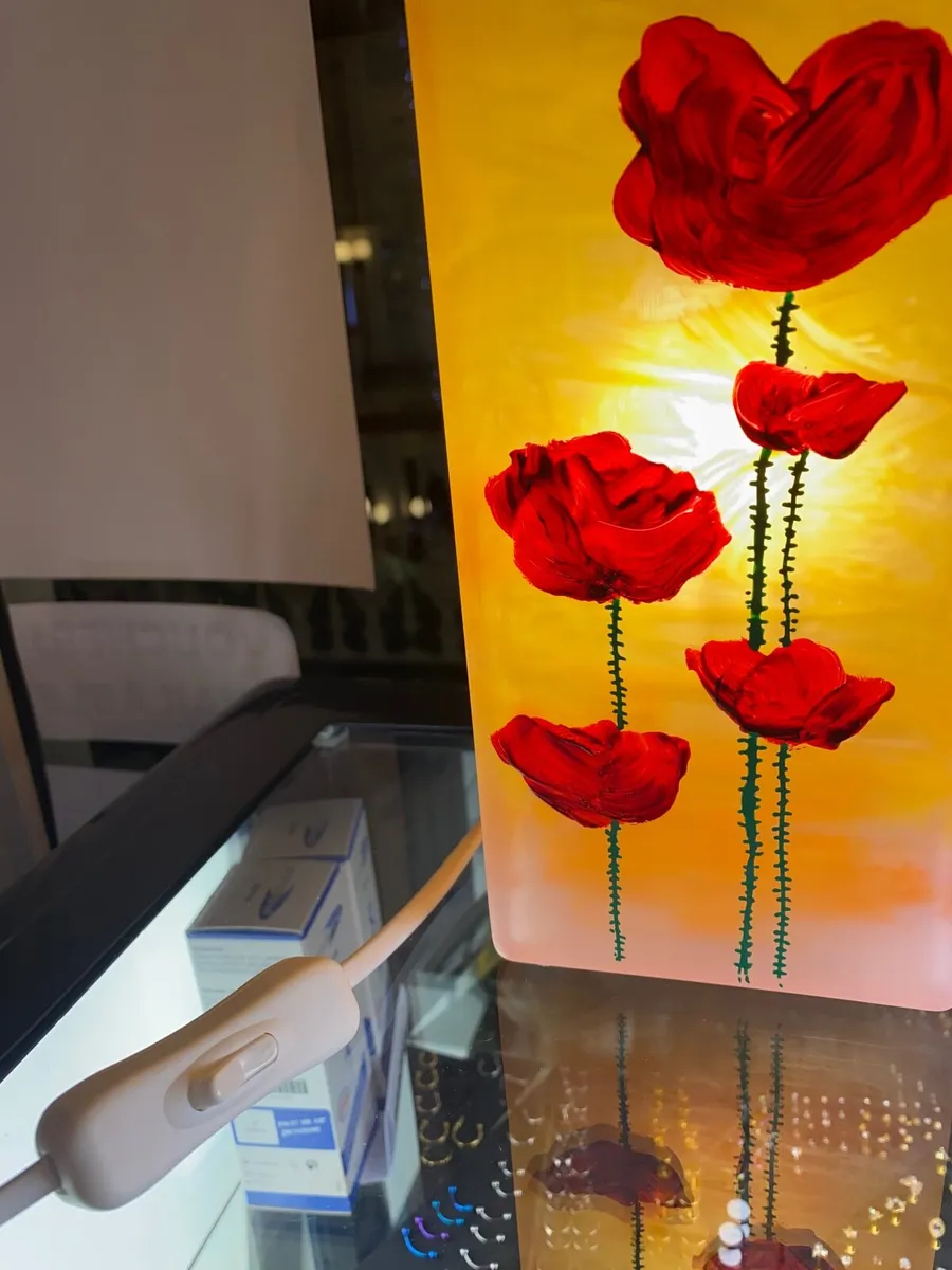 Table glass light poppies handmade - Image 3