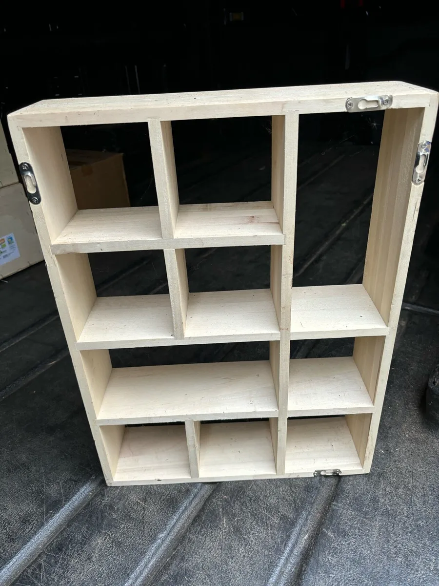 Contemporary shelf unit - Image 3