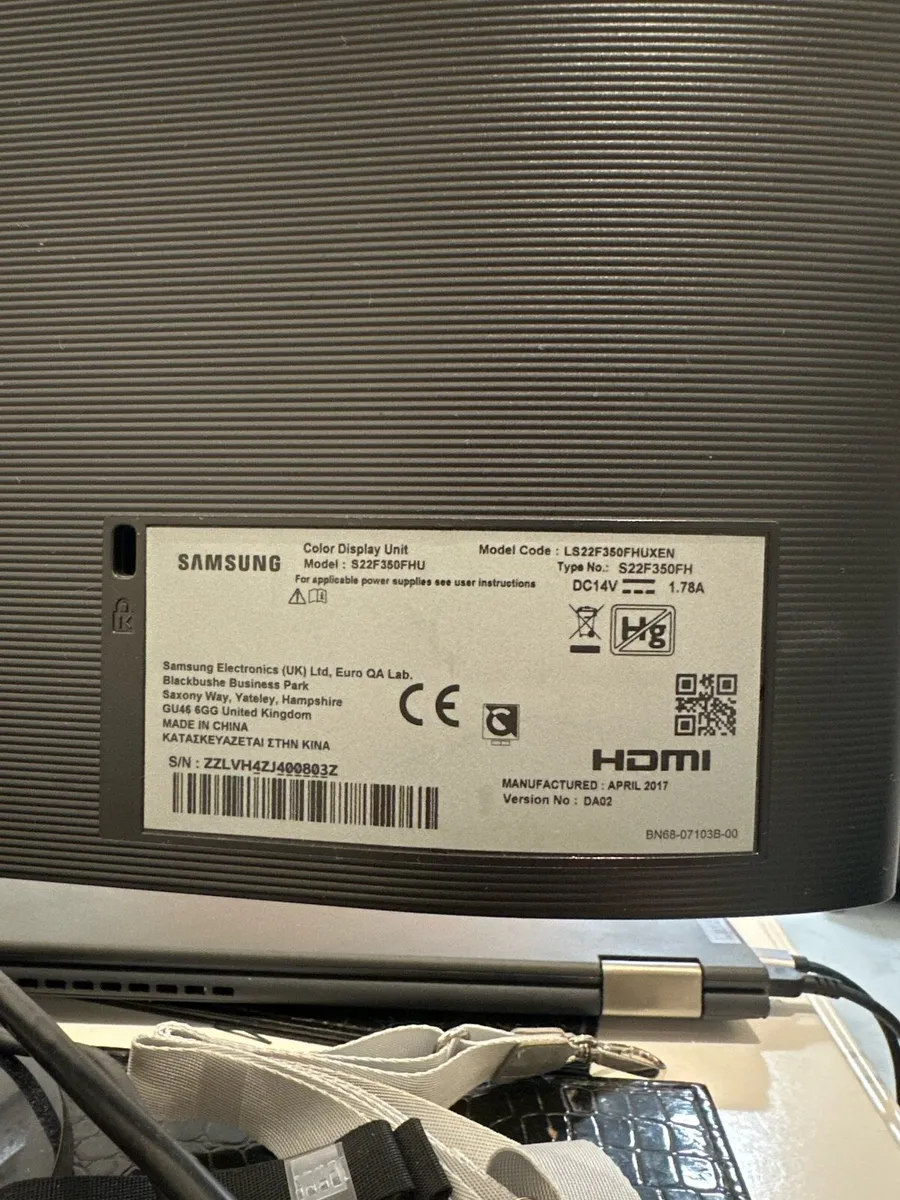 Samsung Monitor - 24 inches - Image 3